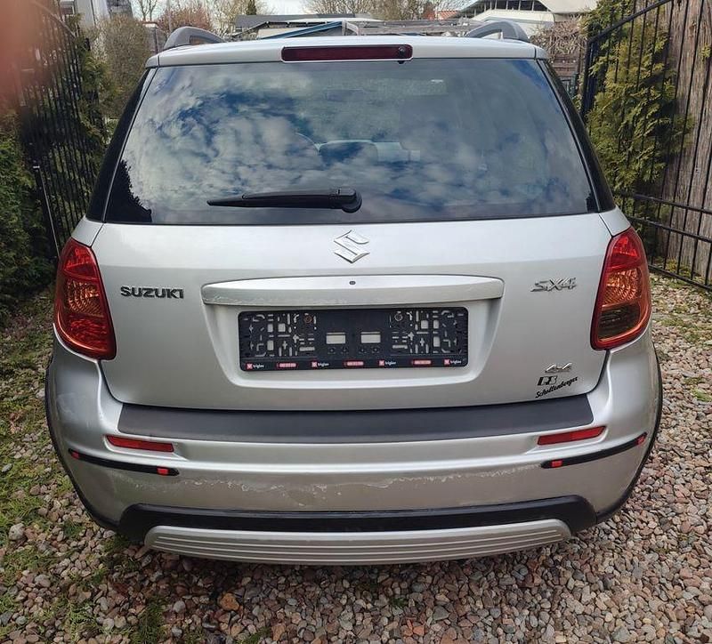 Gebraucht Suzuki SX4 120 PS (88 kW) 2008 Silber Limousine