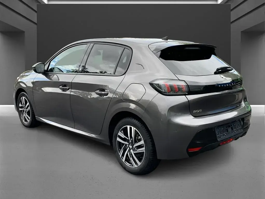 Gebraucht Peugeot 208 Allure 101 PS (74 kW) 2021 Lackierung platiniumgrau/typ Kleinwagen