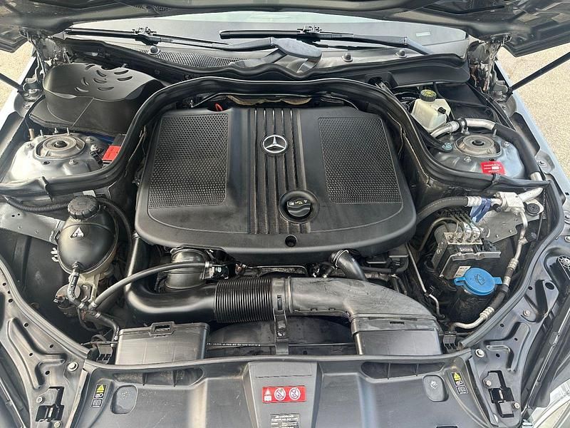 Gebraucht Mercedes E200 136 PS (100 kW) 2011 Grau Kombi