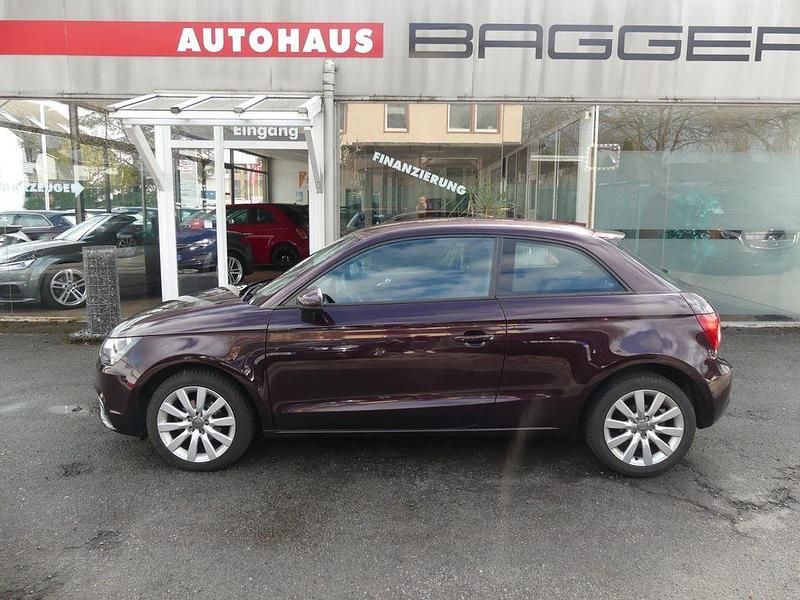 Gebraucht Audi A1 Attraction 90 PS (66 kW) 2015 Violet Kleinwagen