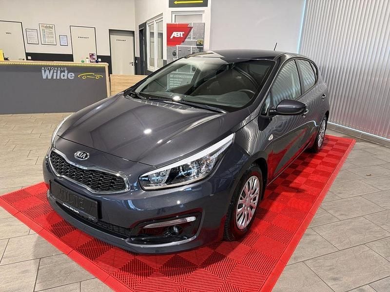 Gebraucht Kia Ceed 99 PS (72 kW) 2016 Grau Kleinwagen