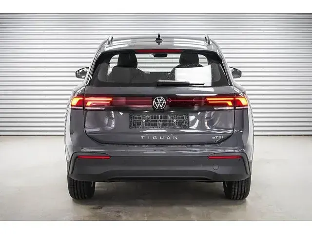 Neu VW Tiguan 131 PS (96 kW) 2026 Delfingrau metallic (b0) SUV