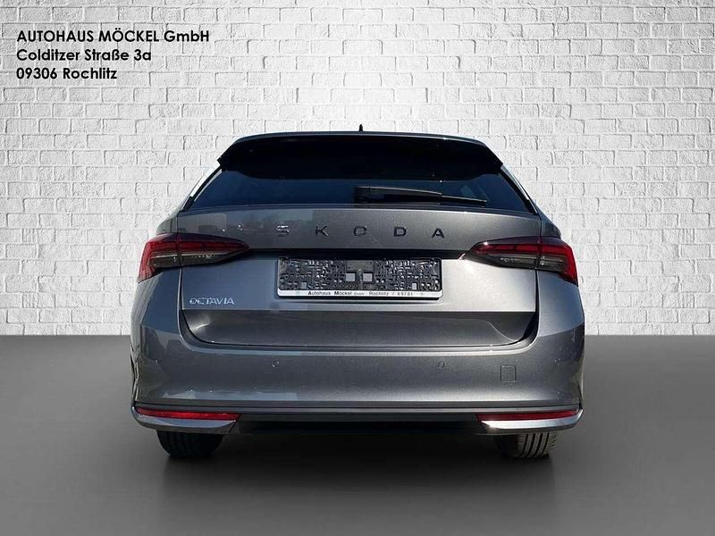 Neu Skoda Octavia 150 PS (110 kW) 2026 Graphitegrau metallic Kombi