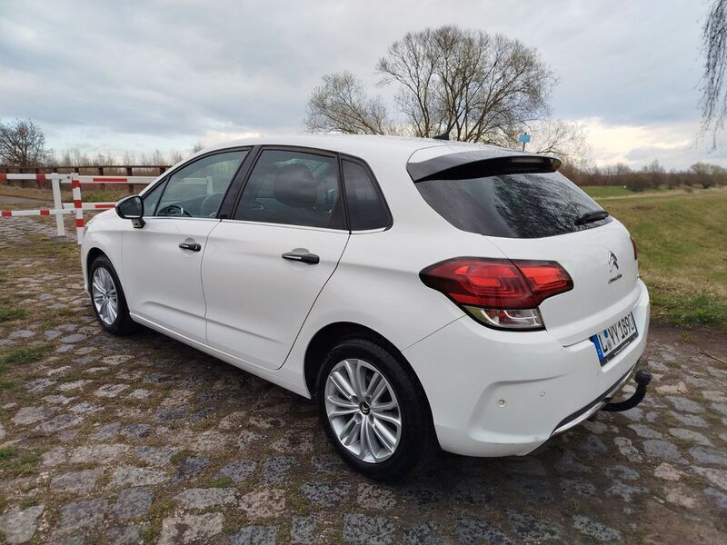 Gebraucht Citroën C4 PureTech 131 PS (96 kW) 2015 Weiß Limousine