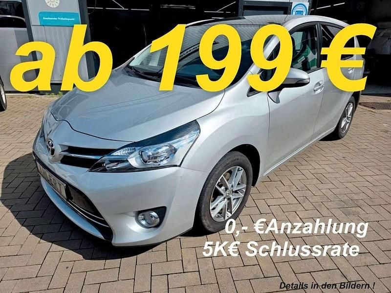 Silber Gebraucht 2016 Toyota Verso Skyview Edition Van / Kleinbus | 11.999 € (Fairer Preis) - Bild 1/4