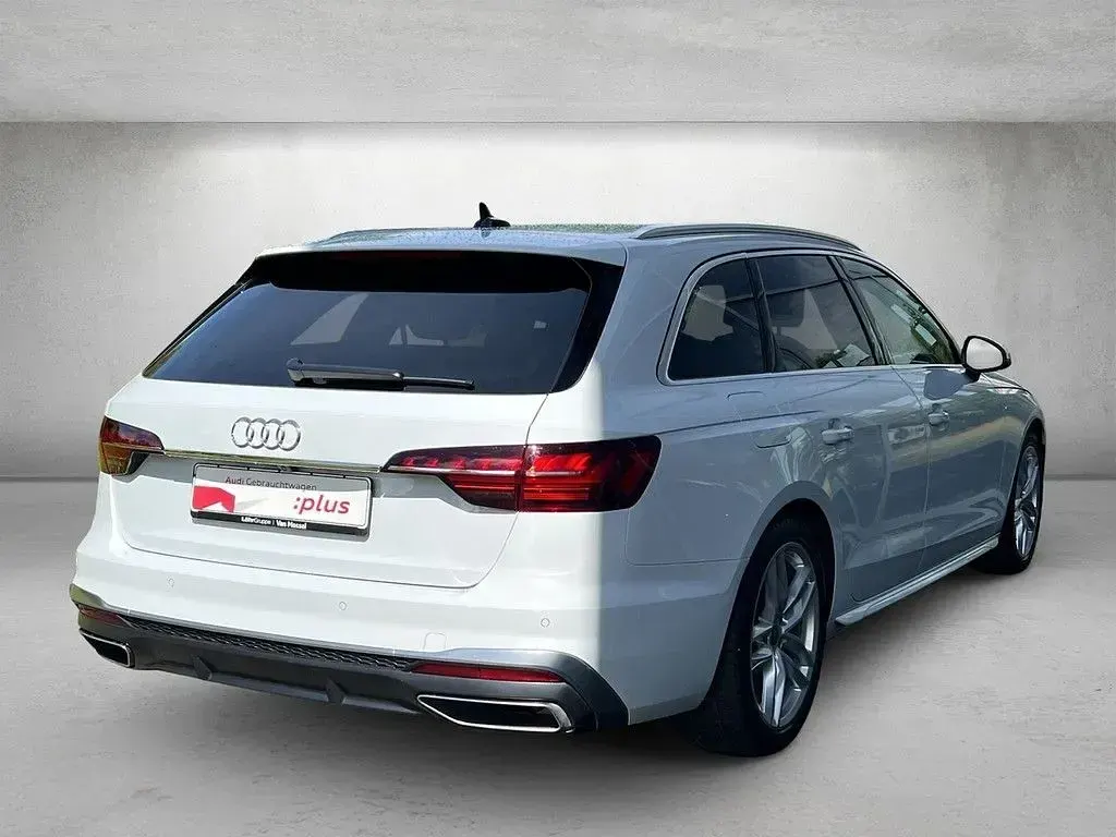 Gebraucht Audi A4 S-Line 204 PS (150 kW) 2023 Gletscherweiß metallic Kombi
