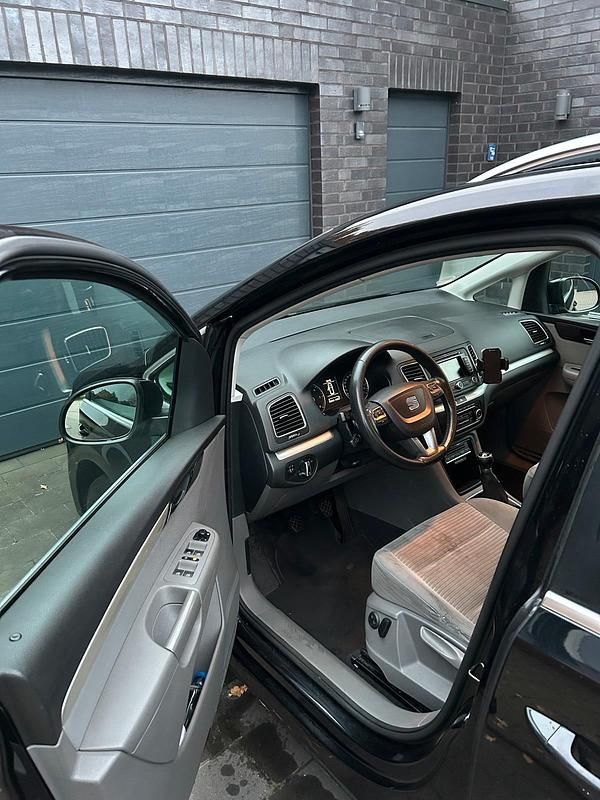 Gebraucht Seat Alhambra 140 PS (102 kW) 2011 Schwarz Van / Kleinbus