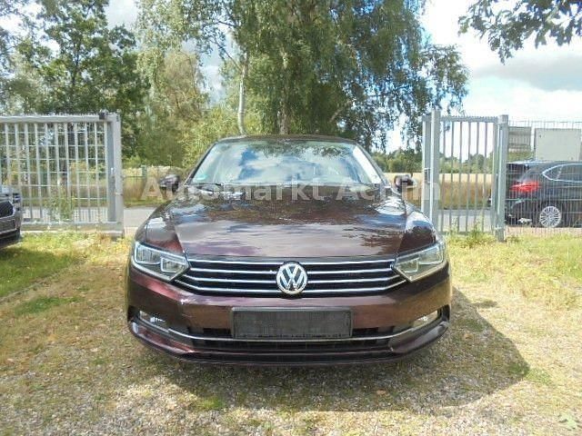 Gebraucht VW Passat Comfortline 150 PS (110 kW) 2015 Rot Limousine