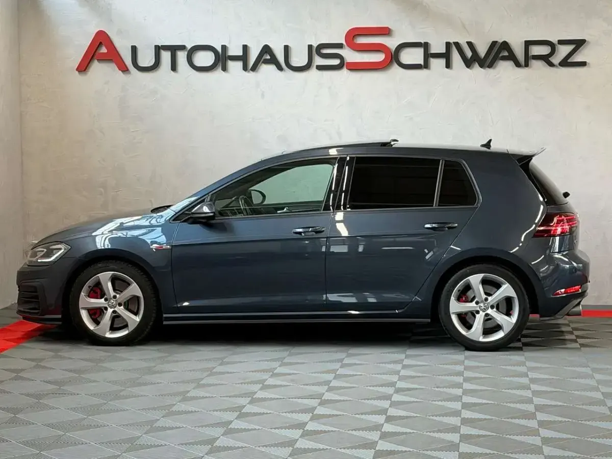 Gebraucht VW Golf VII GTI 245 PS (180 kW) 2018 Dark iron blue Limousine