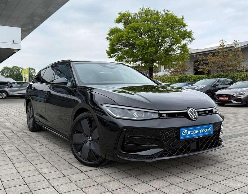Neu VW Passat R-line 193 PS (141 kW) 2026 Grenadillschwarz meta... Kombi