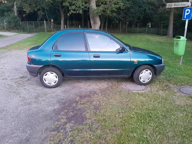Second-hand Mazda 121 54 CP (39 kW) 1993 Verde Berlinǎ