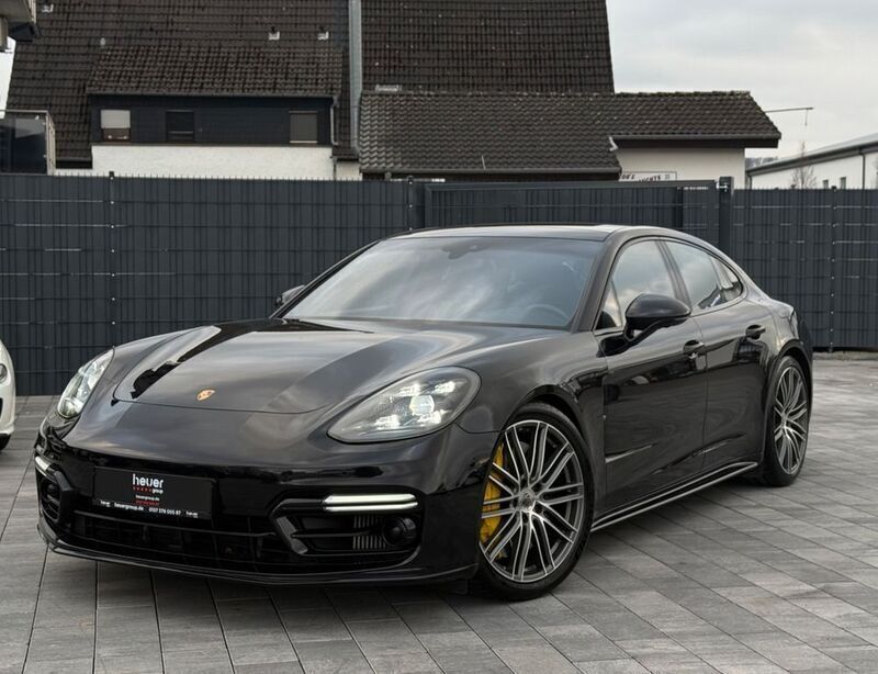 Tiefschwarzmetallic Gebraucht 2020 Porsche Panamera Turbo S Limousine | 89.750 € (Superpreis) - Bild 1/4