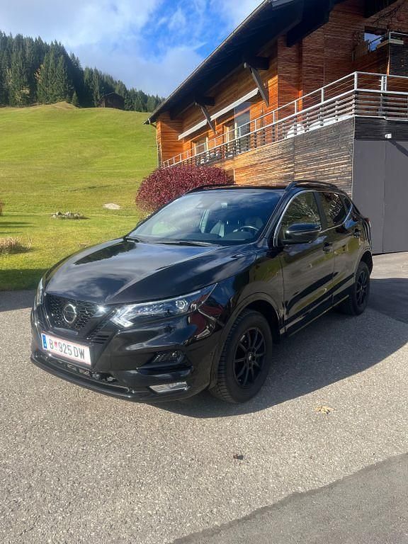 Schwarz Gebraucht 2021 Nissan Qashqai SUV | 17.100 € (Superpreis) - Bild 1/4