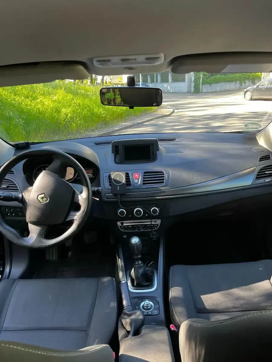 Gebraucht Renault Mégane GrandTour 106 PS (77 kW) 2012 Schwarz Kombi