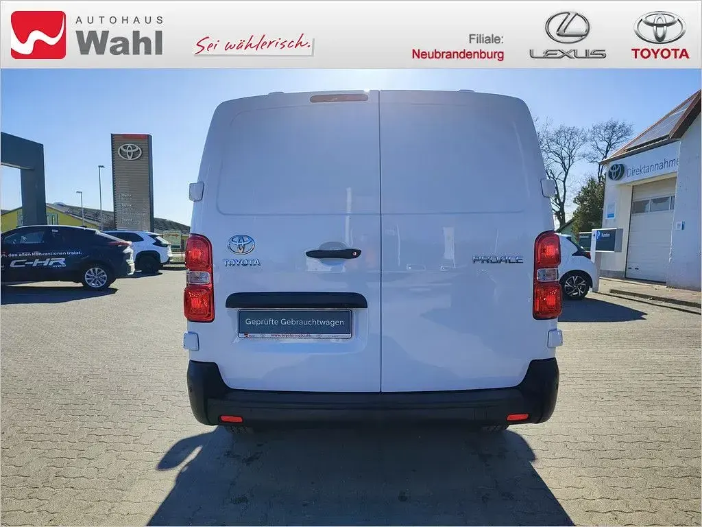 Gebraucht Toyota Proace Comfort 144 PS (105 kW) 2024 Ice white Van / Kleinbus