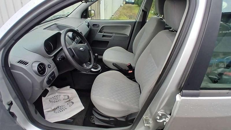 Gebraucht Ford Fusion Ambiente 80 PS (58 kW) 2004 Silber Kleinwagen