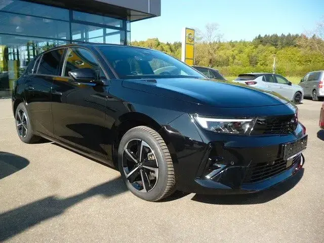 Gebraucht Opel Astra 131 PS (96 kW) 2025 Schwarz Kleinwagen