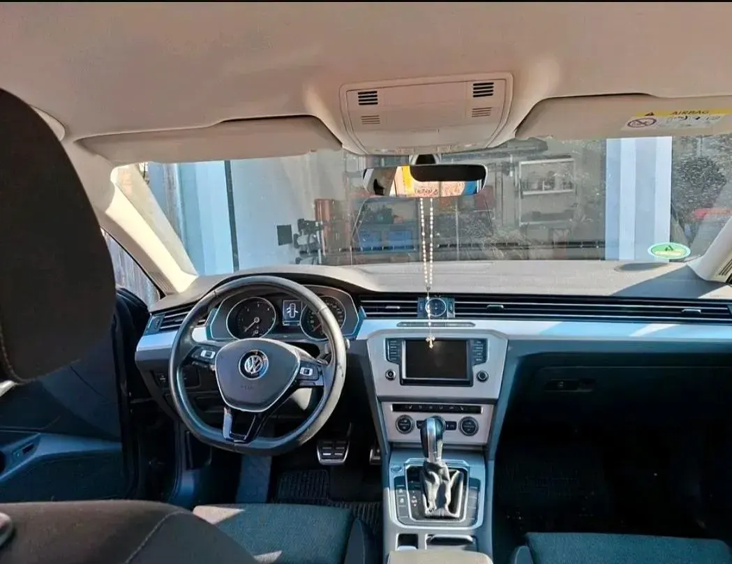 Gebraucht VW Passat 190 PS (139 kW) 2017 Grau Kombi