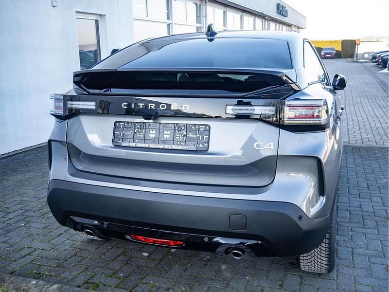 Neu Citroën C4 131 PS (96 kW) 2026 Farbe grau mercure/typ aussenv Limousine