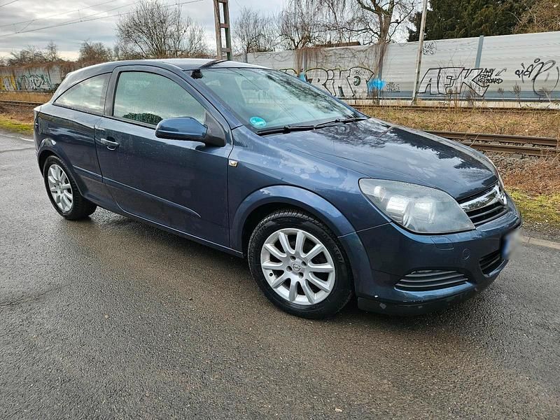 Gebraucht Opel Astra 90 PS (66 kW) 2007 Coupé