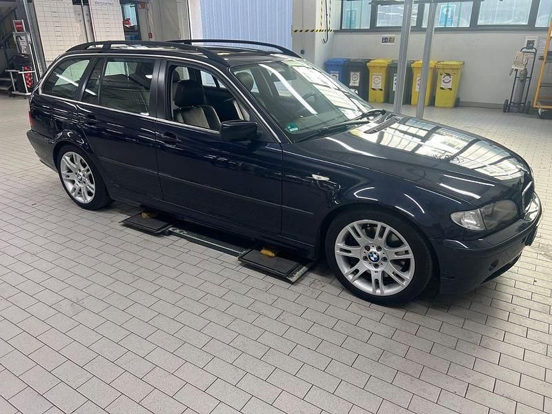 Gebraucht BMW 330 Performance 231 PS (169 kW) 2005 Blau Kombi