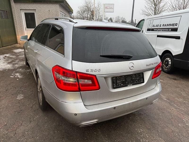 Gebraucht Mercedes E300 204 PS (150 kW) 2013 Silber Limousine
