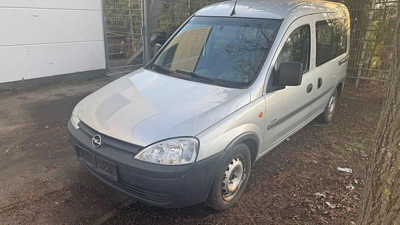 Gebraucht Opel Combo 75 PS (55 kW) 2002 Silber Van / Kleinbus
