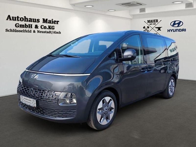 Gebraucht Hyundai Staria Trend 177 PS (130 kW) 2024 Grau Van / Kleinbus