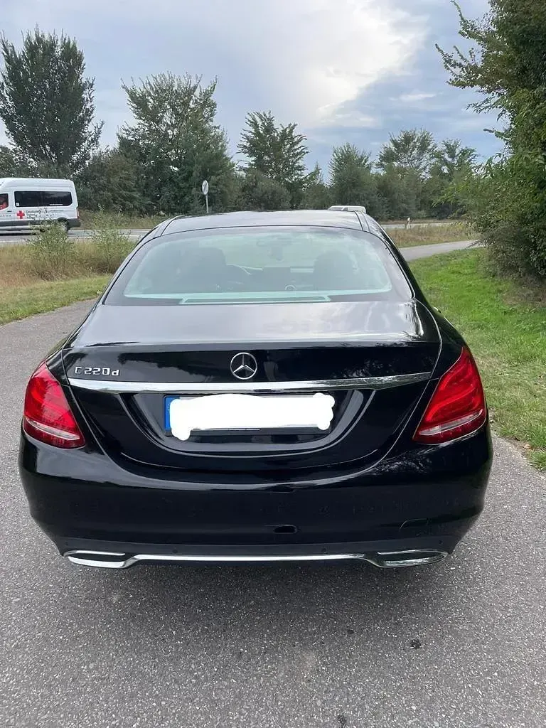 Gebraucht Mercedes C220 170 PS (125 kW) 2015 Schwarz Limousine