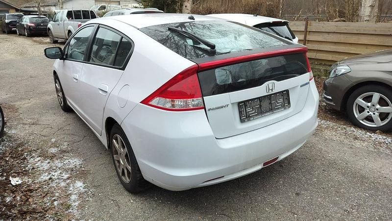 Gebraucht Honda Insight Exclusive 88 PS (64 kW) 2011 Weiß Kleinwagen