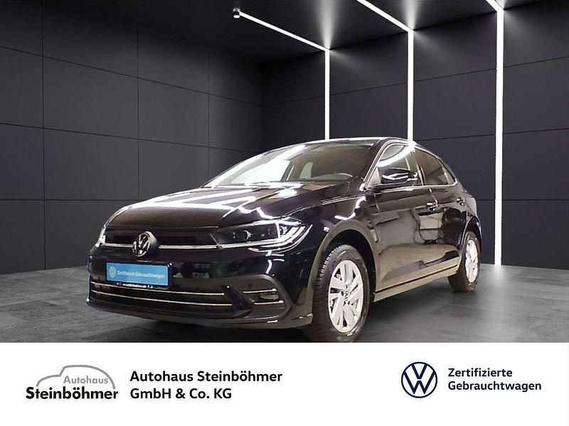 Deep black perleffekt (schwarz) Gebraucht 2025 VW Polo Style Limousine | 21.935 € (Fairer Preis) - Bild 1/4