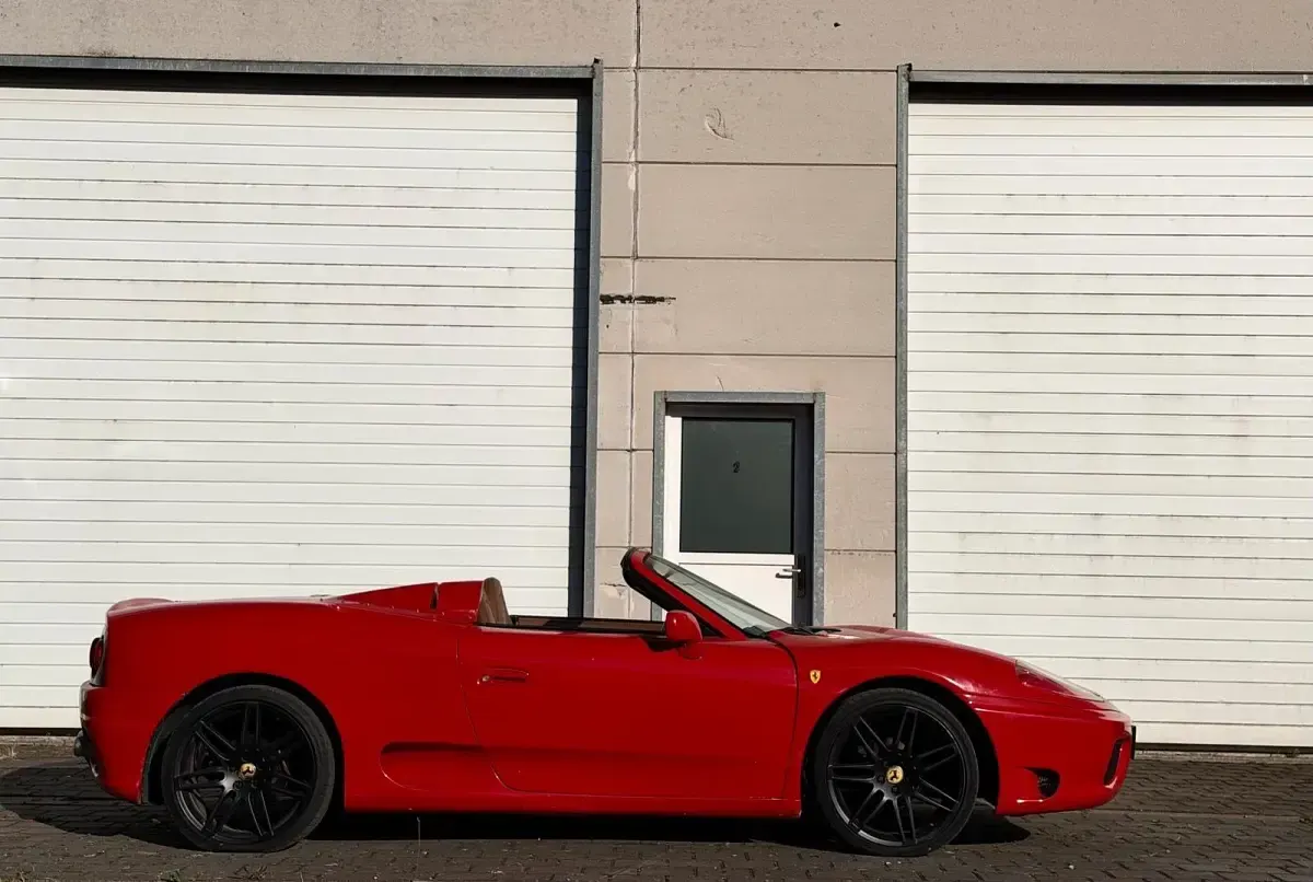 Gebraucht Ferrari 360 140 PS (102 kW) 2000 Rot Cabrio