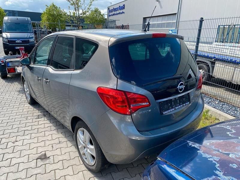 Gebraucht Opel Meriva 100 PS (73 kW) 2011 Beige Van / Kleinbus