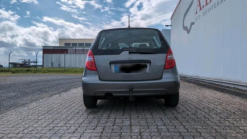Gebraucht Mercedes A180 110 PS (80 kW) 2010 Silber Limousine