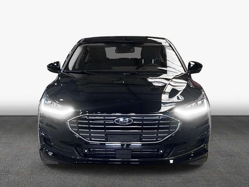 Neu Ford Focus Titanium 155 PS (114 kW) 2025 Agate black metallic Limousine