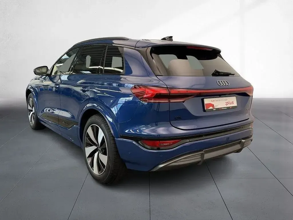 Gebraucht Audi Q6 e-tron Ambiente 284 kW (387 PS) 2024 Ascariblau metallic SUV