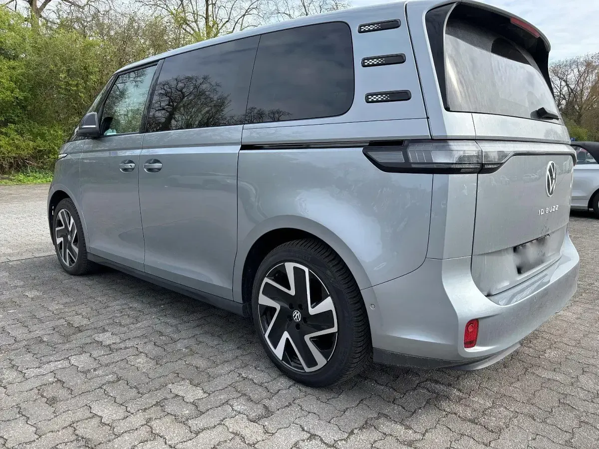 Gebraucht VW ID. Buzz 125 kW (170 PS) 2025 Silber Van / Kleinbus