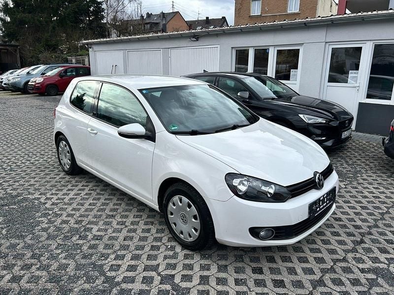 Gebraucht VW Golf VI Trendline 80 PS (58 kW) 2010 Candyweiß Kleinwagen