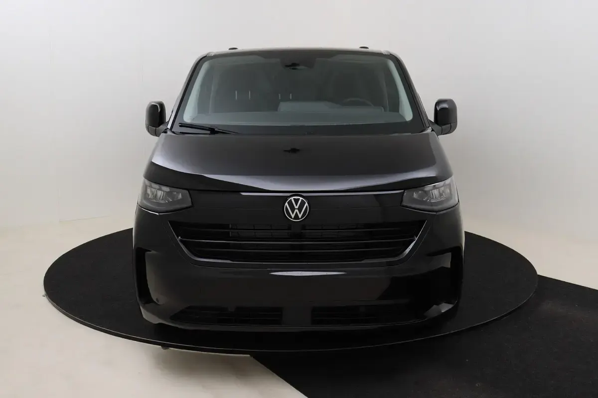 Neu VW T7 170 PS (125 kW) 2026 Midnight black metallic Van