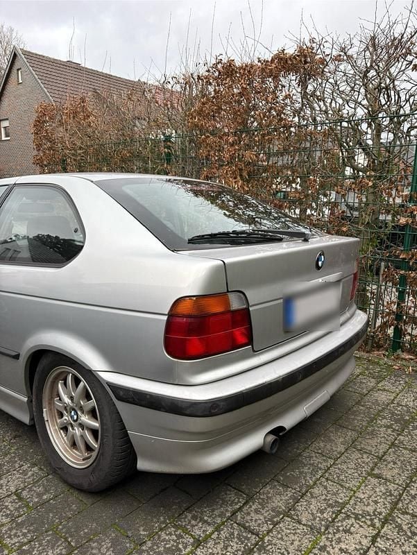 Gebraucht BMW 316 116 PS (85 kW) 2000 Silber Coupé