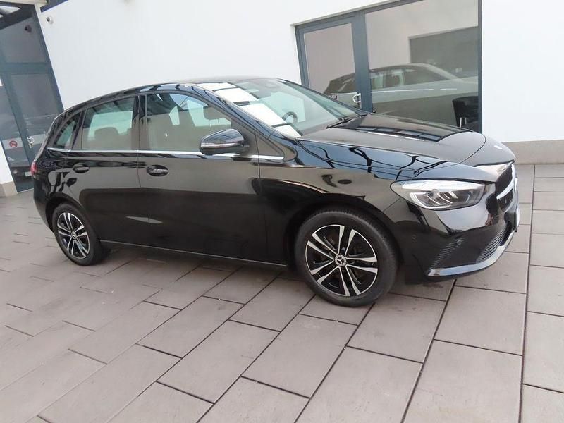 Usata Mercedes E250 163 CV (119 kW) 2023 Nero Berlina