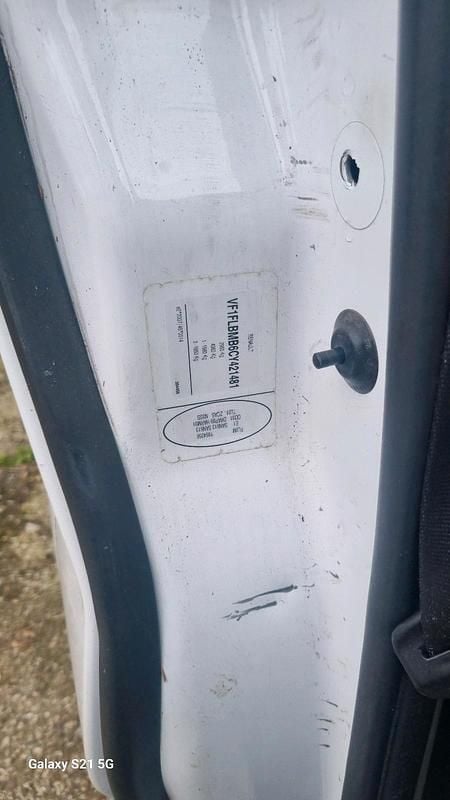 Gebraucht Renault Trafic 90 PS (66 kW) 2011 Weiß Van / Kleinbus