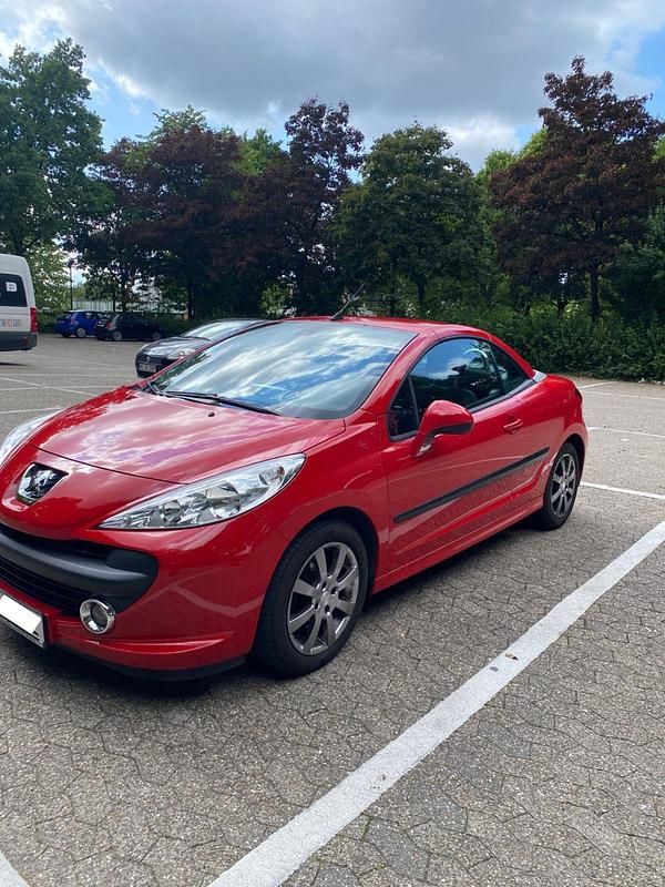 Rot Gebraucht 2007 Peugeot 207 CC Cabrio | 3.600 € (Fairer Preis) - Bild 1/4