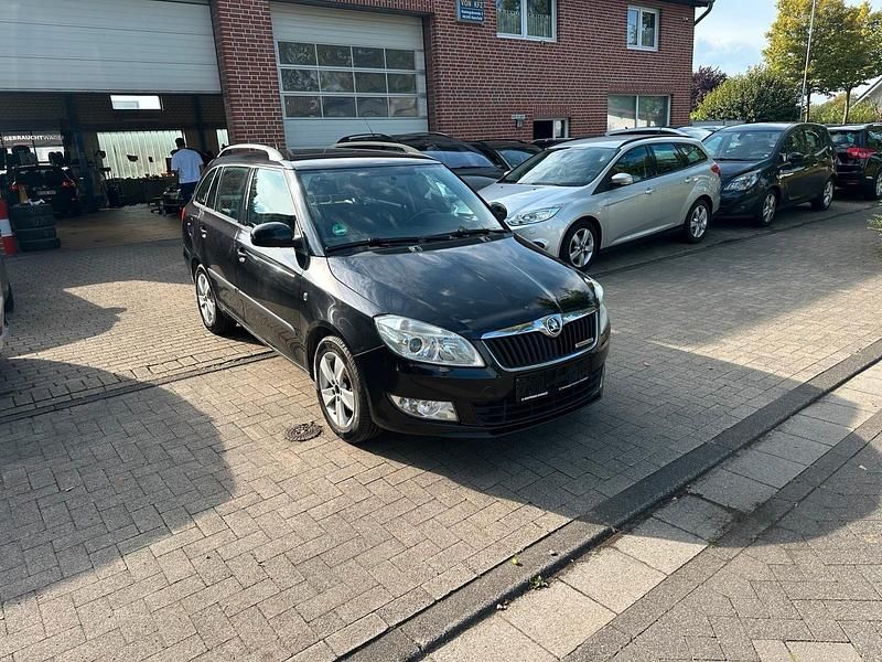 Schwarz Gebraucht 2013 Skoda Fabia Kleinwagen | 3.350 € - Bild 1/4
