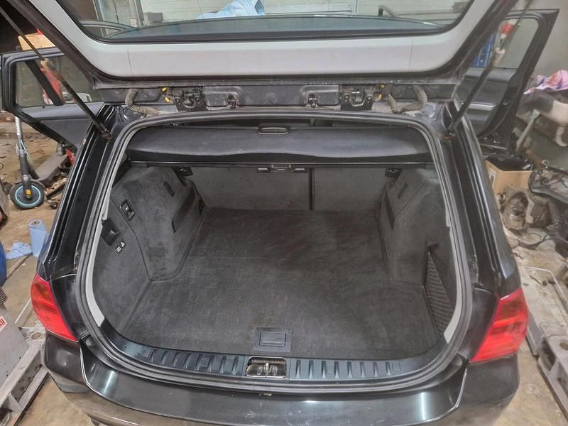 Gebraucht BMW 320 150 PS (110 kW) 2006 Schwarz Kombi