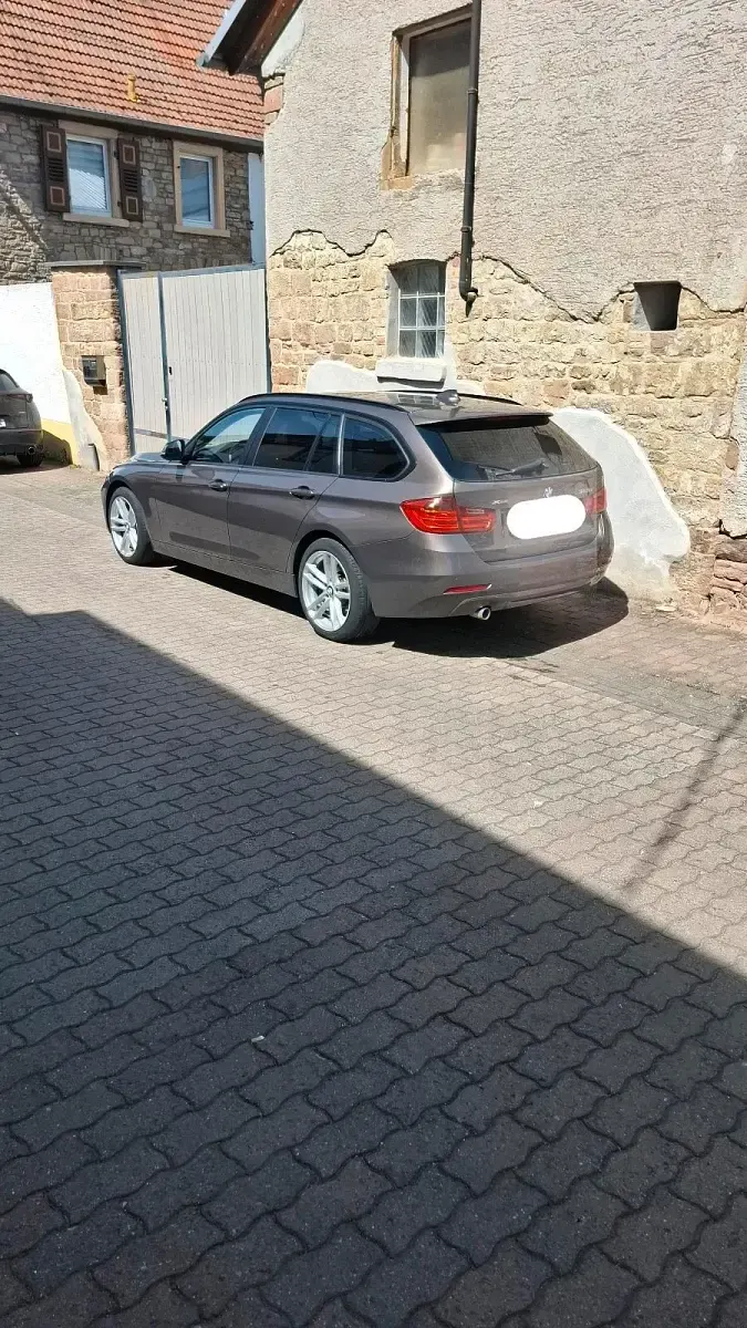 Gebraucht BMW 318 Efficient Dynamics 143 PS (105 kW) 2014 Braun Kombi