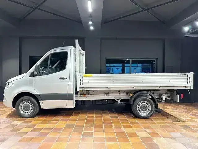 Używany Mercedes Sprinter 190 KM (139 kW) 2020 Srebrny Van