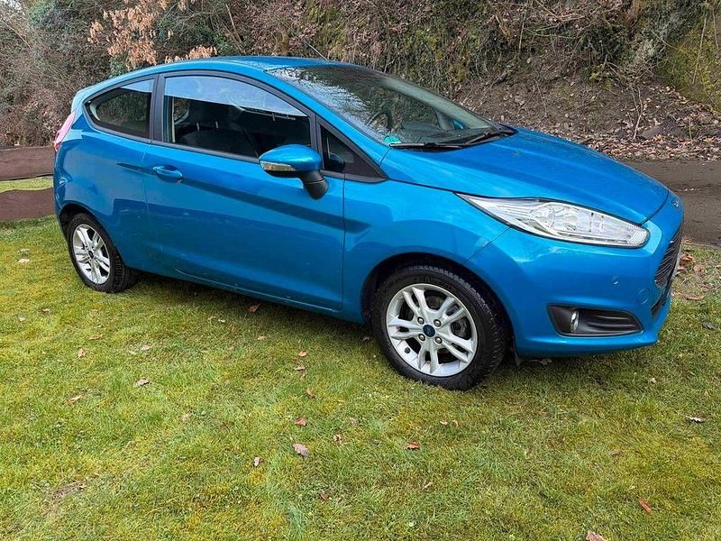 Gebraucht Ford Fiesta SYNC Edition 82 PS (60 kW) 2016 Blau Kleinwagen