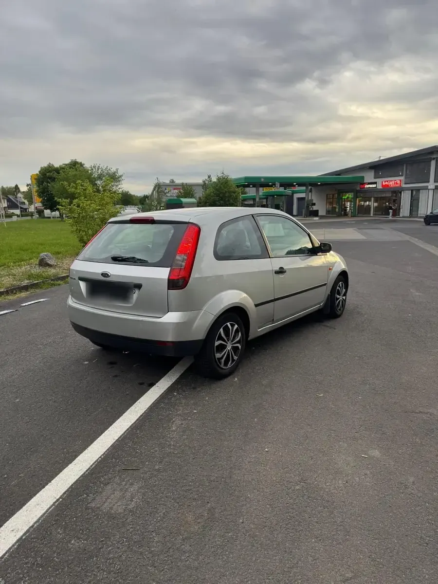 Gebraucht Ford Fiesta 69 PS (50 kW) 2003 Kleinwagen