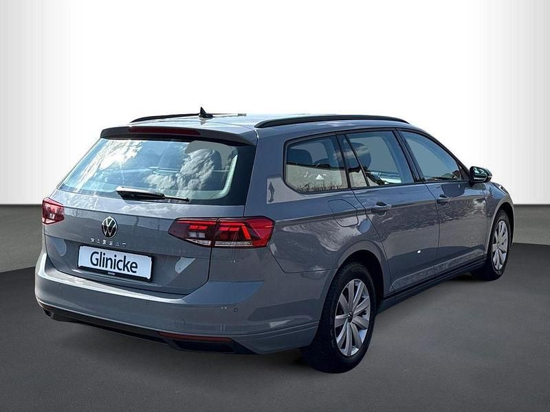 Gebraucht VW Passat Conceptline 150 PS (110 kW) 2022 Mondsteingrau Kombi